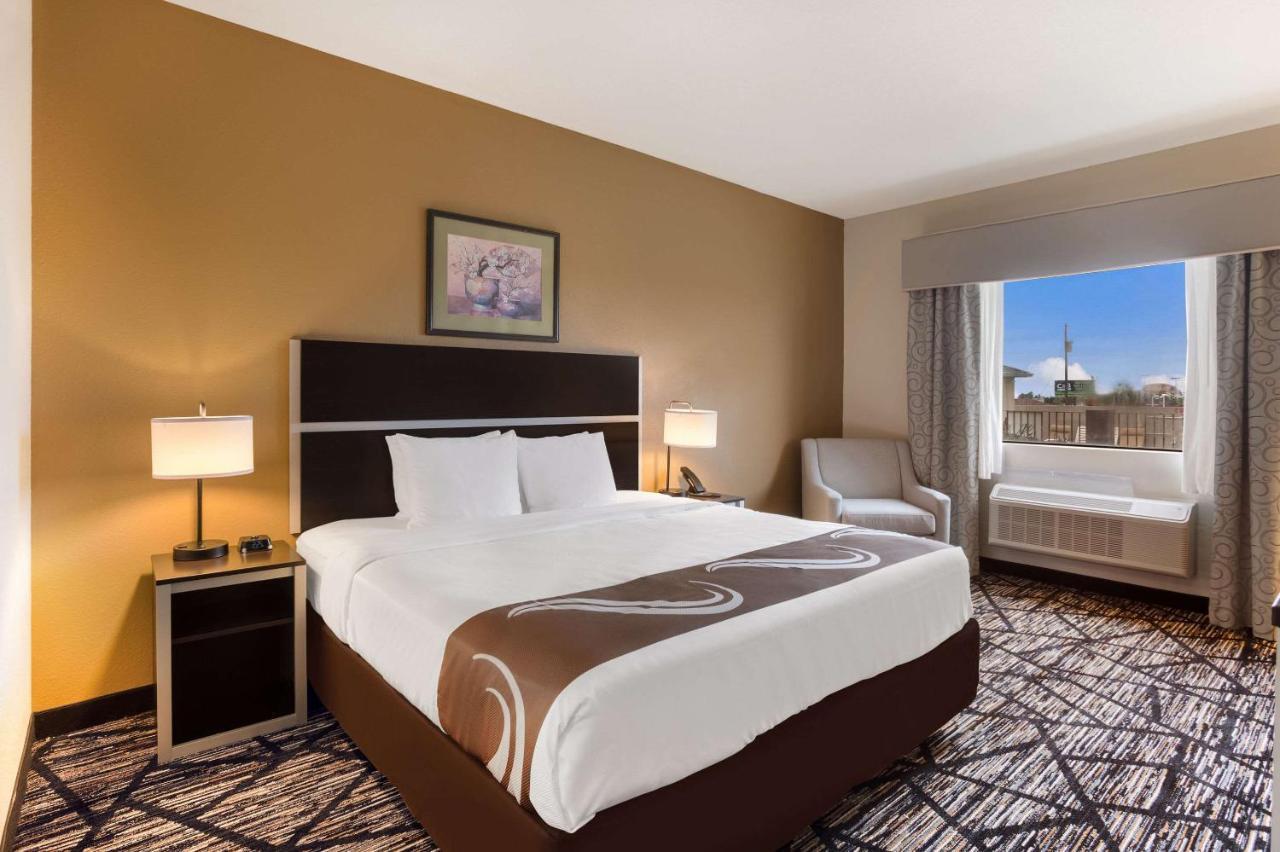 Quality Inn & Suites Pearl-Jackson エクステリア 写真