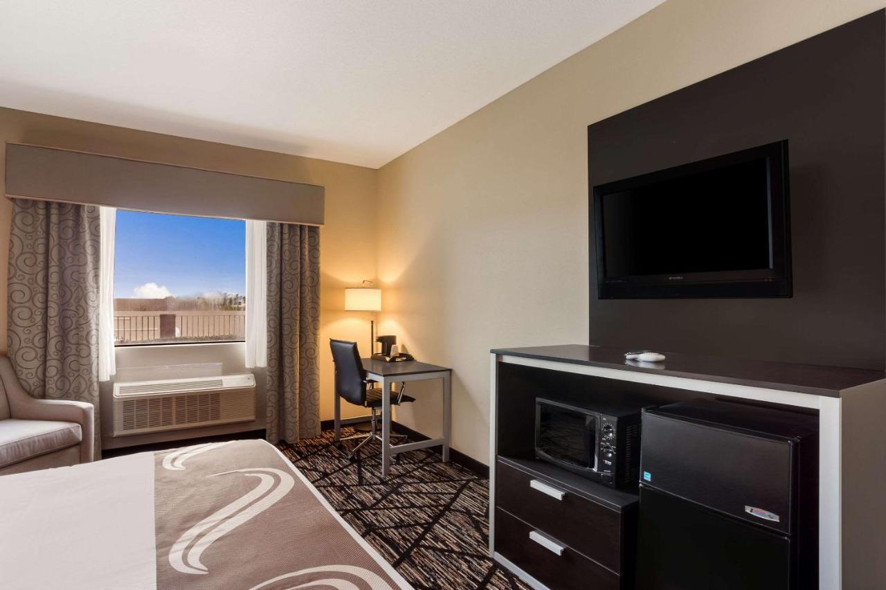 Quality Inn & Suites Pearl-Jackson エクステリア 写真