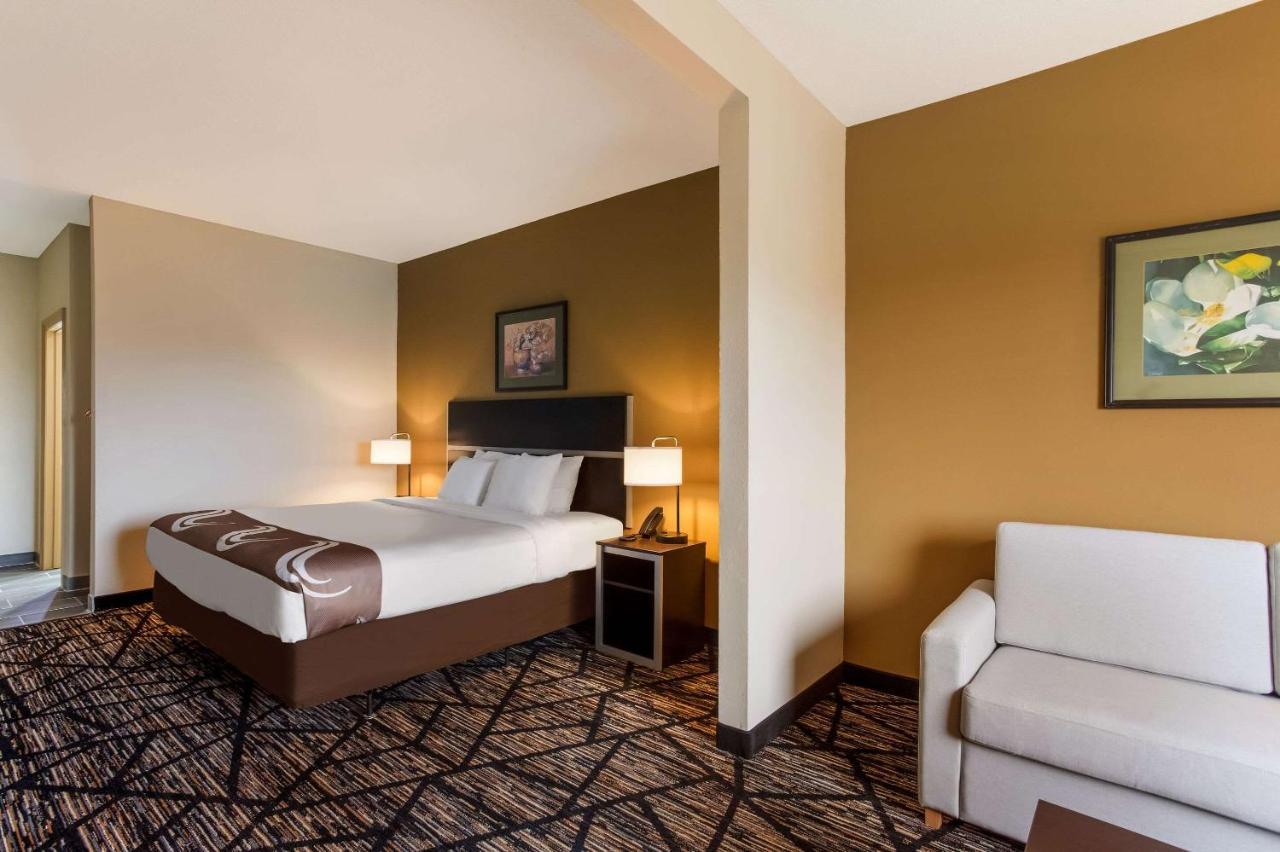 Quality Inn & Suites Pearl-Jackson エクステリア 写真