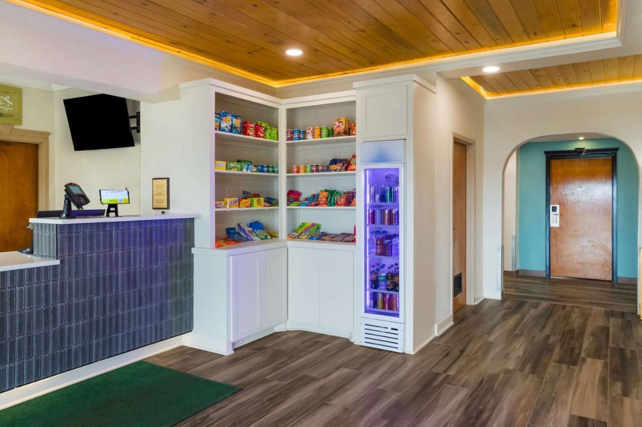 Quality Inn & Suites Pearl-Jackson エクステリア 写真