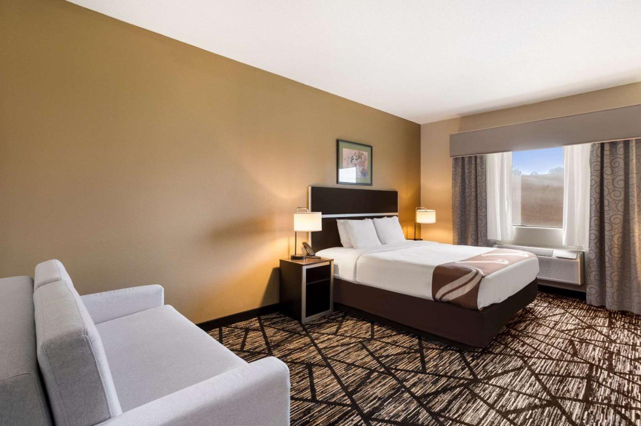 Quality Inn & Suites Pearl-Jackson エクステリア 写真