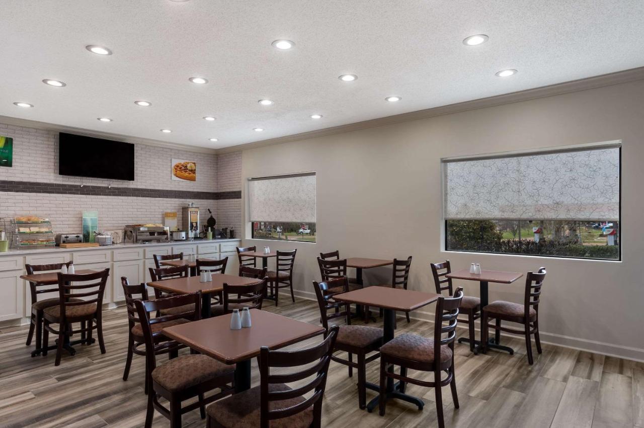 Quality Inn & Suites Pearl-Jackson エクステリア 写真