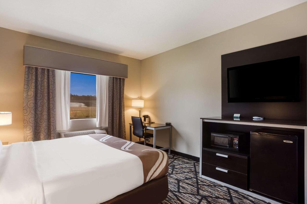 Quality Inn & Suites Pearl-Jackson エクステリア 写真