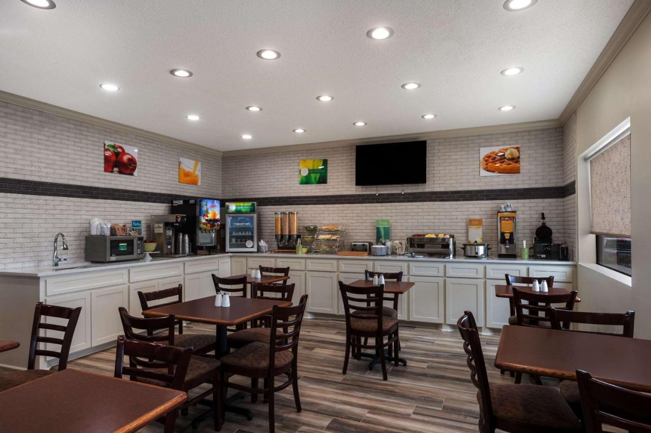 Quality Inn & Suites Pearl-Jackson エクステリア 写真