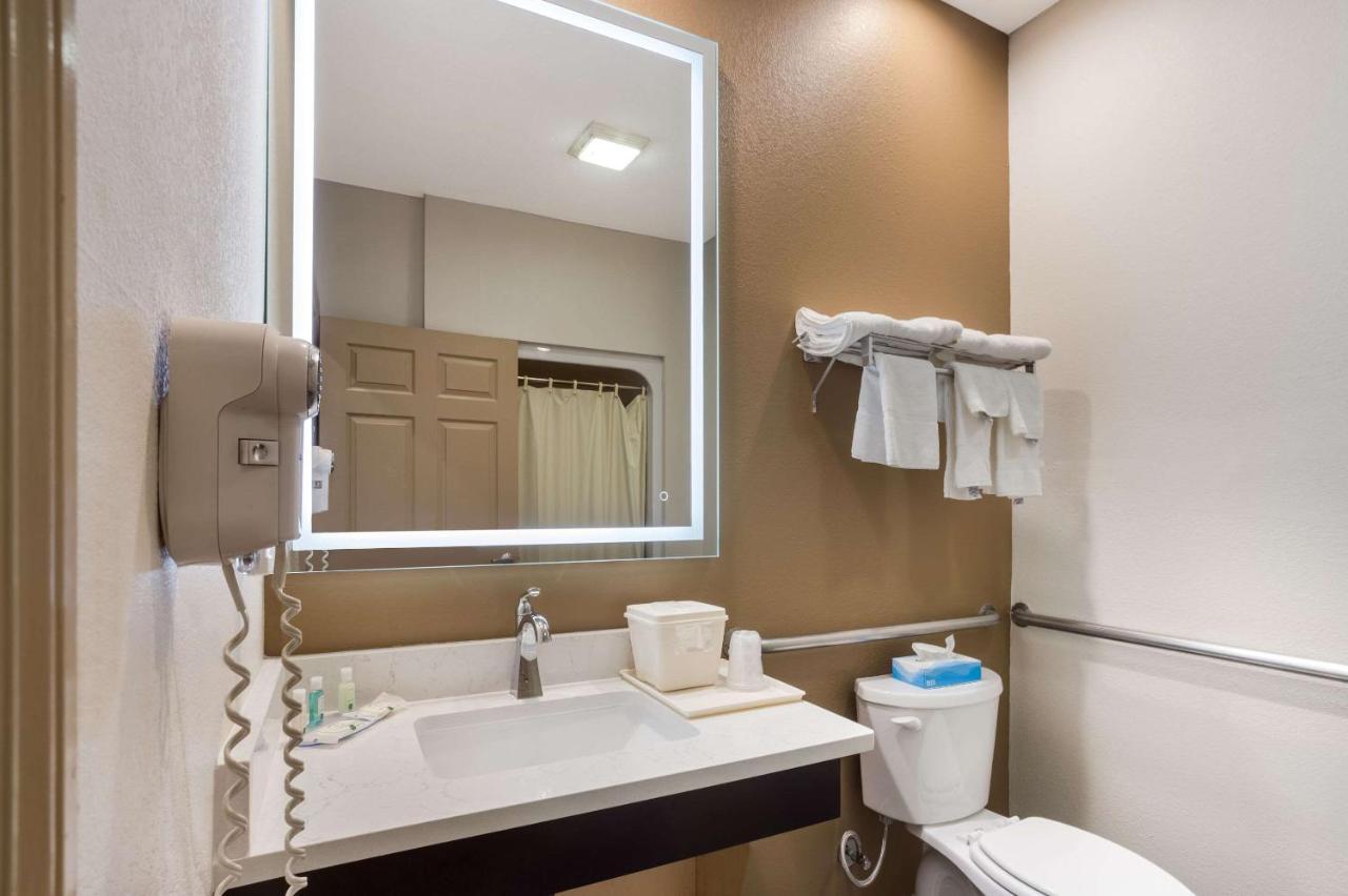 Quality Inn & Suites Pearl-Jackson エクステリア 写真
