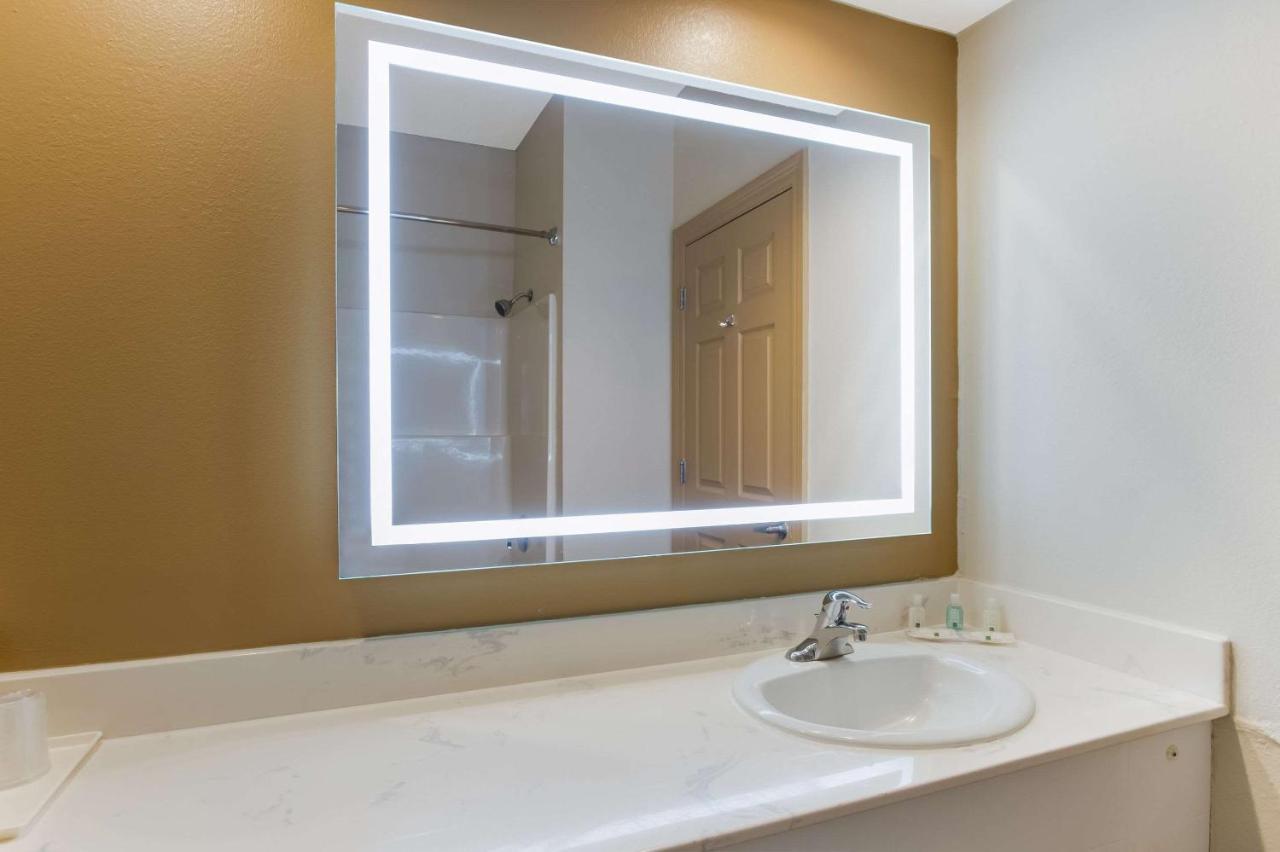 Quality Inn & Suites Pearl-Jackson エクステリア 写真