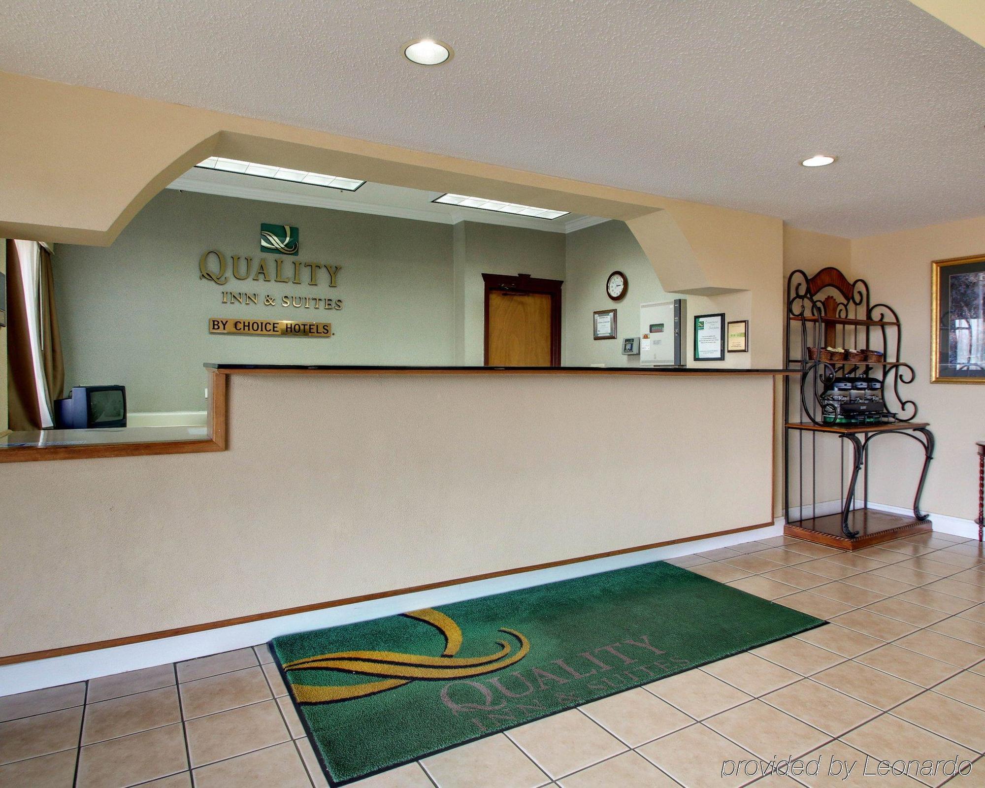 Quality Inn & Suites Pearl-Jackson エクステリア 写真