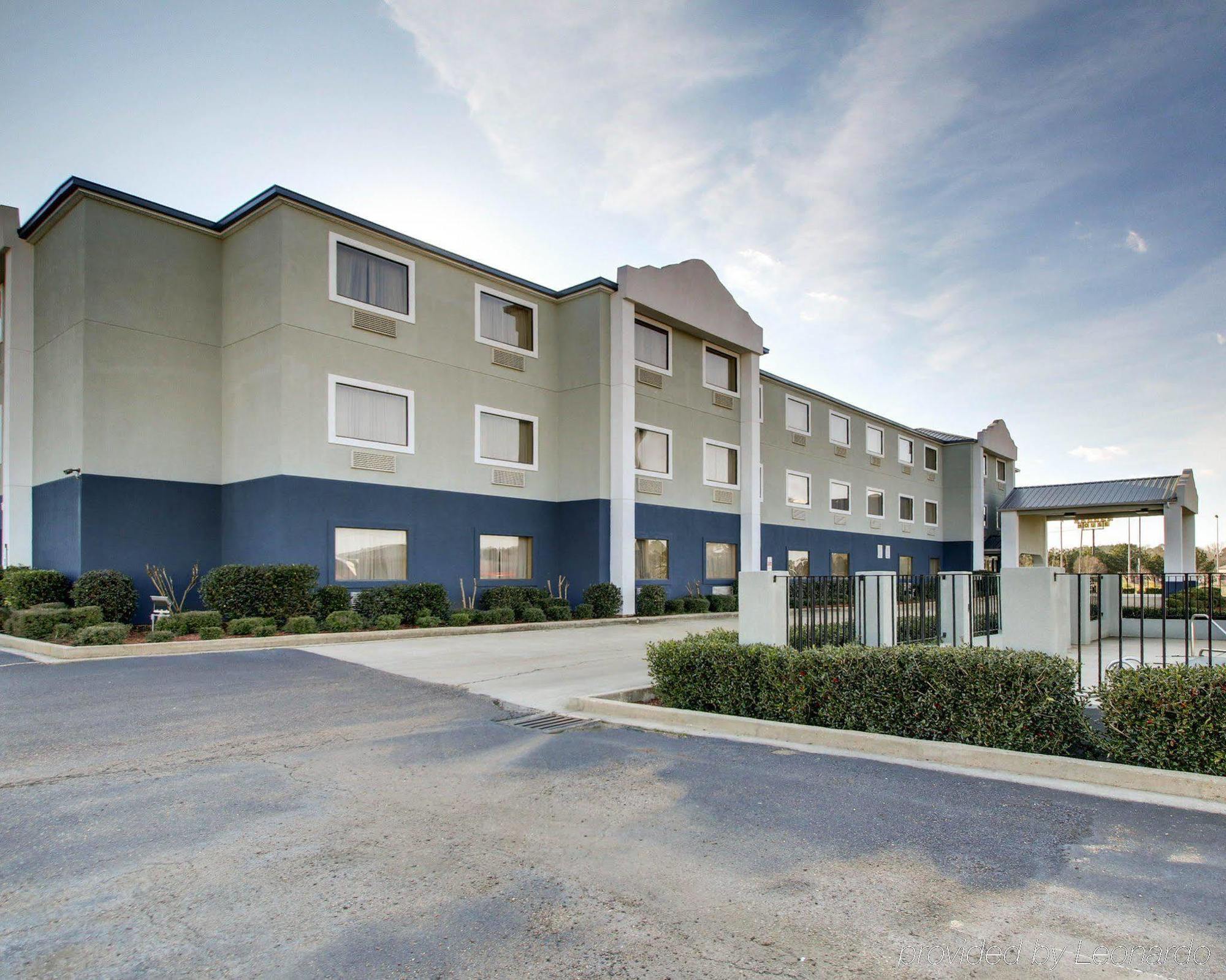 Quality Inn & Suites Pearl-Jackson エクステリア 写真