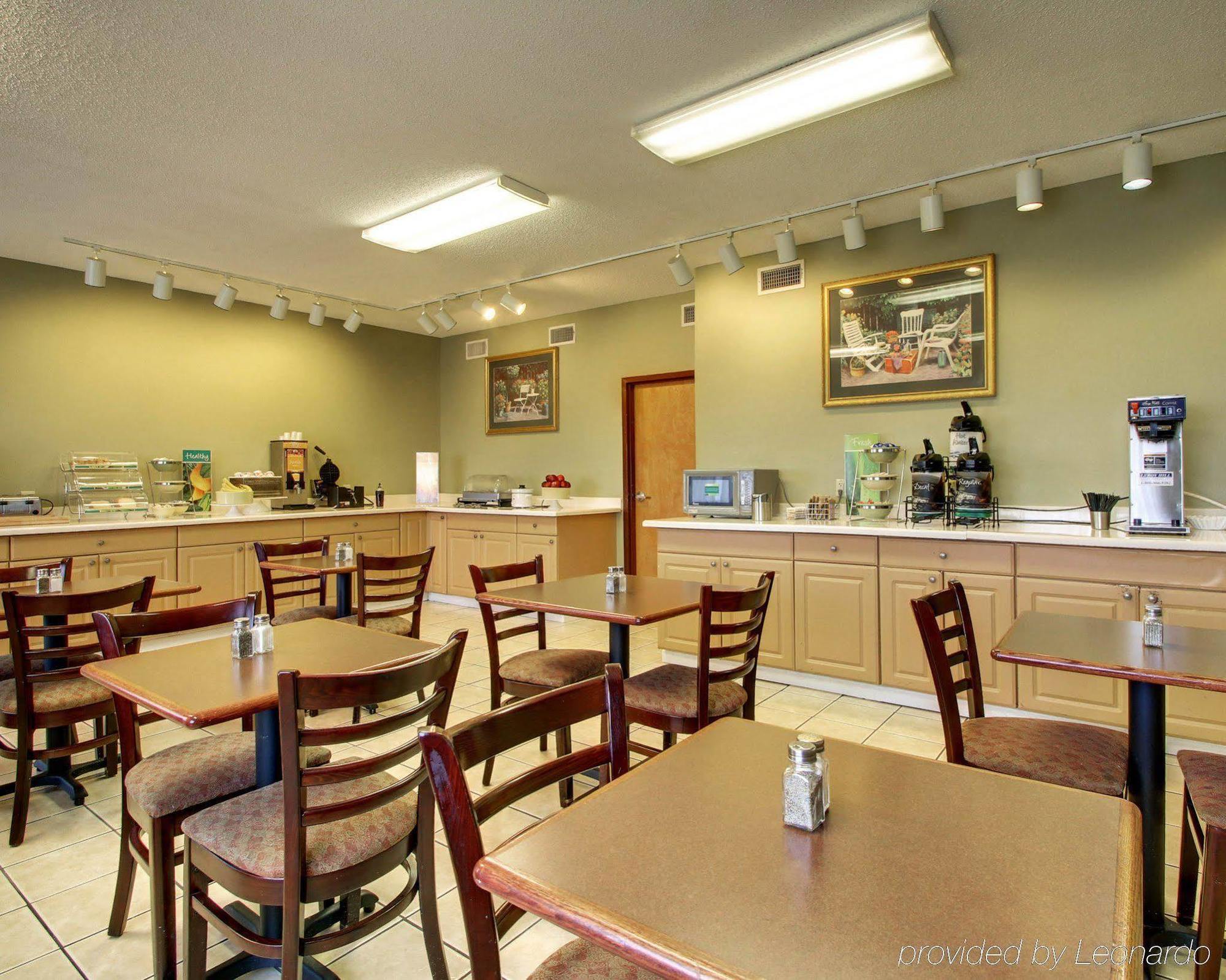 Quality Inn & Suites Pearl-Jackson エクステリア 写真