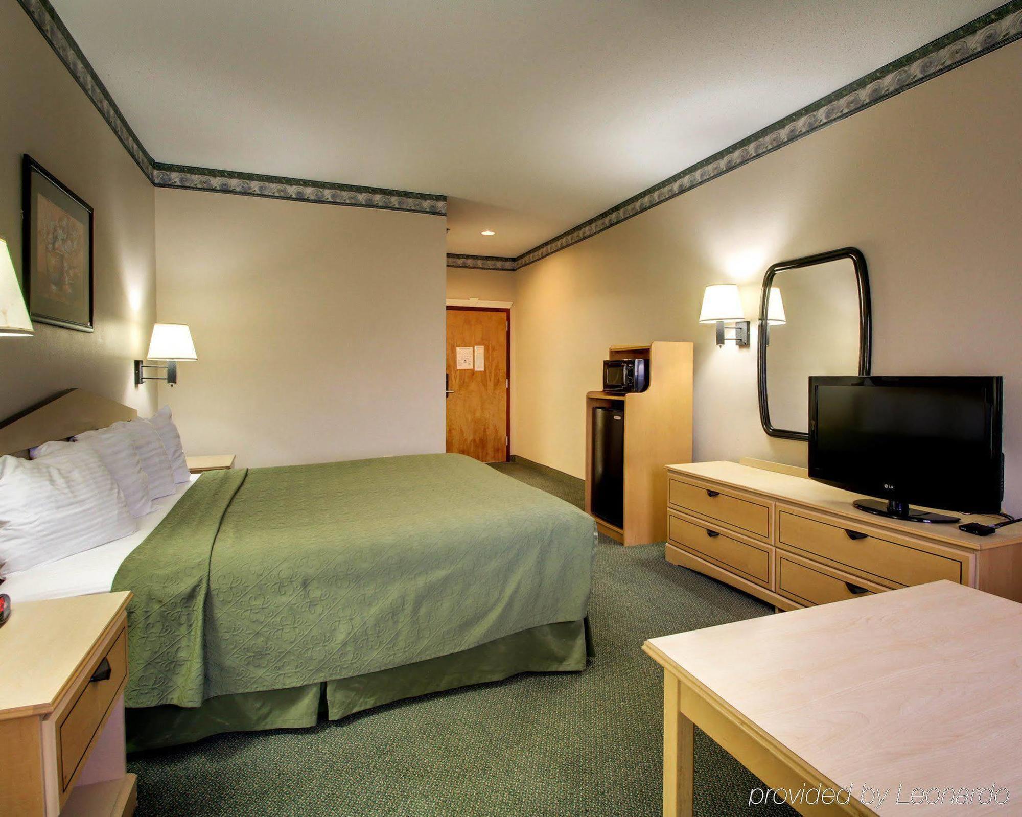 Quality Inn & Suites Pearl-Jackson エクステリア 写真