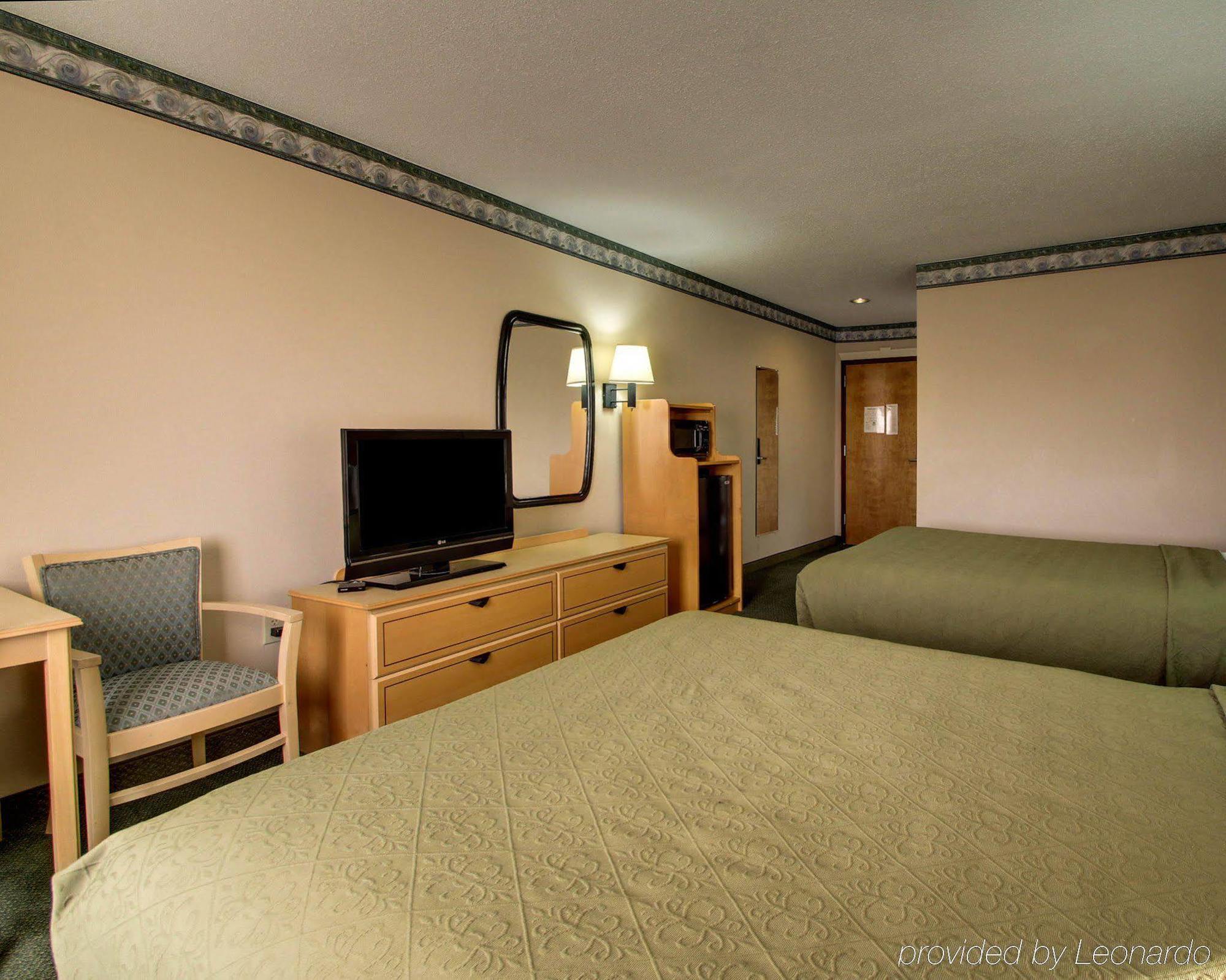 Quality Inn & Suites Pearl-Jackson エクステリア 写真